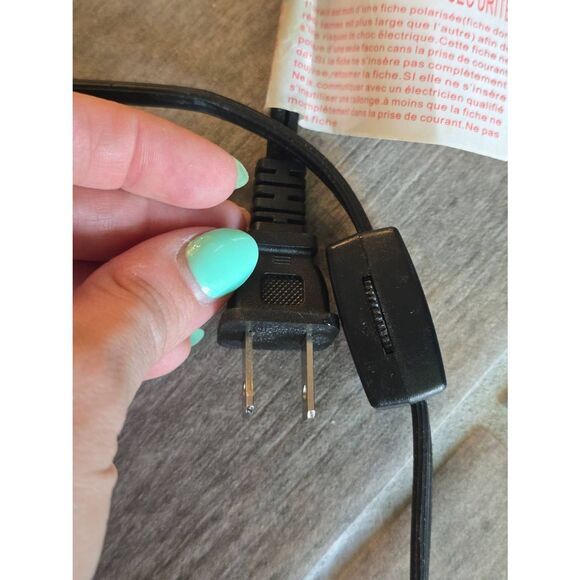 World of Wonder Shadows of Twilight Skeleton Gothic Halloween Lamp - Picture 3 of 8